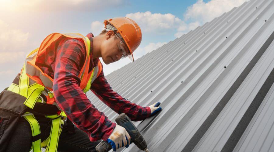 Expert Emergency Roof Repairs services in Milan, KS